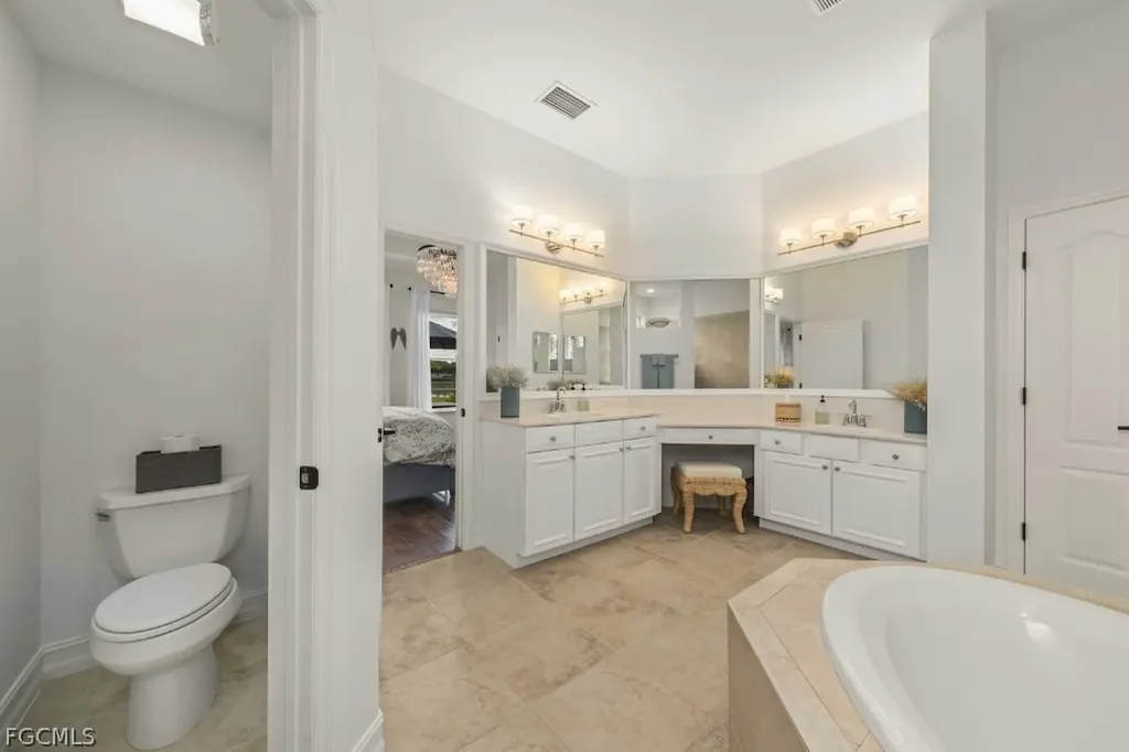 2648 Fairmont Isle Circle Cape Coral FL 33991