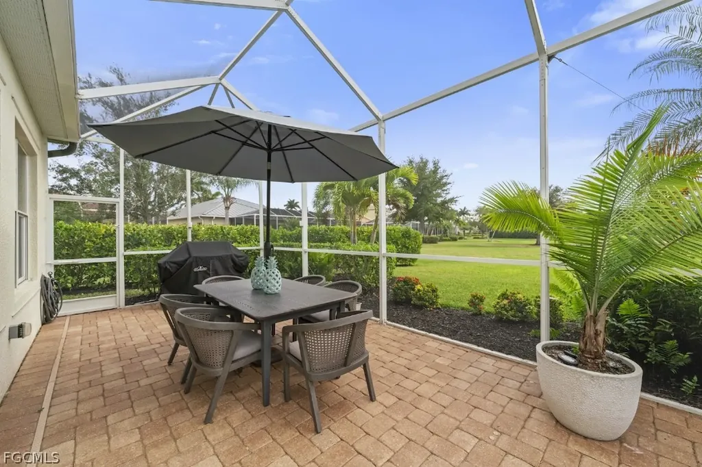 2648 Fairmont Isle Circle Cape Coral FL 33991