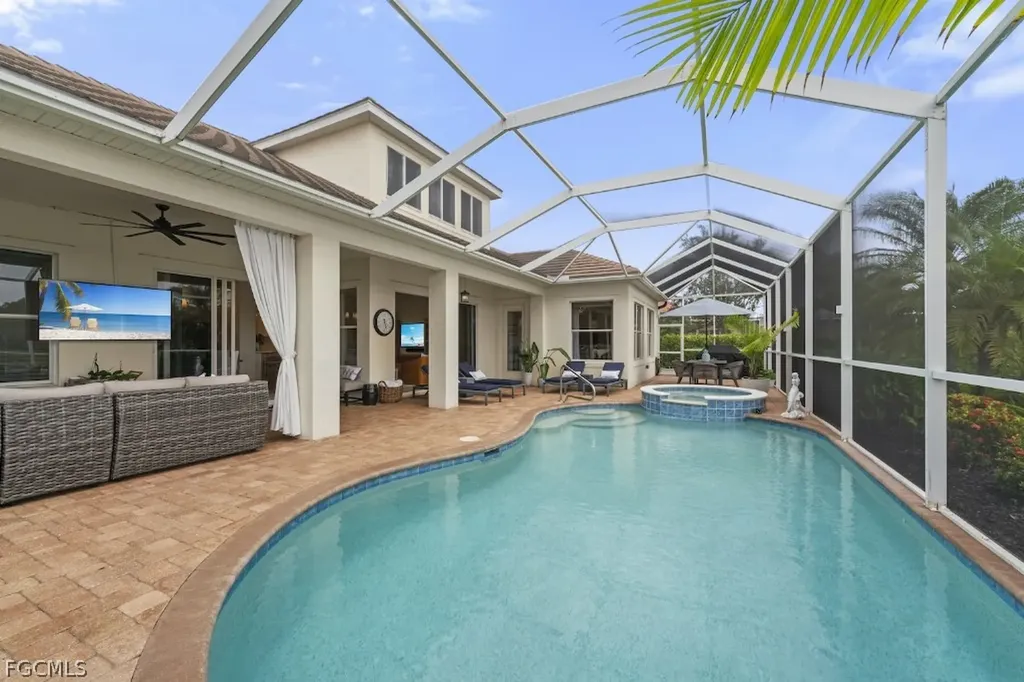2648 Fairmont Isle Circle Cape Coral FL 33991