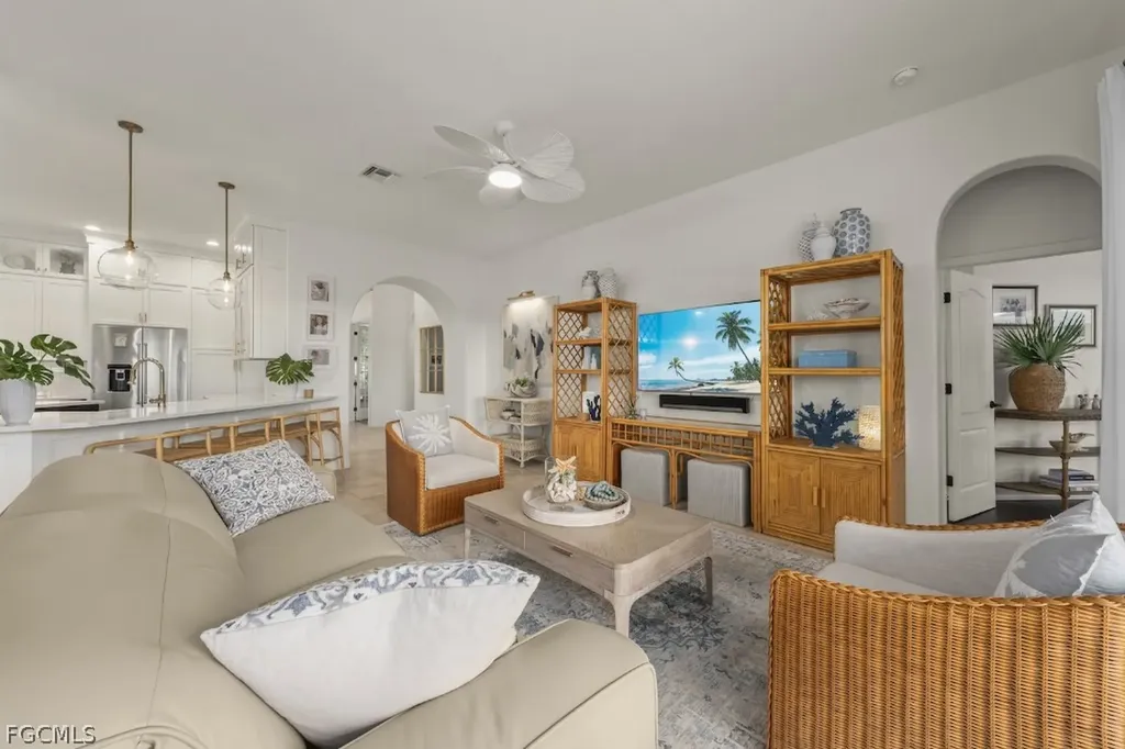 2648 Fairmont Isle Circle Cape Coral FL 33991