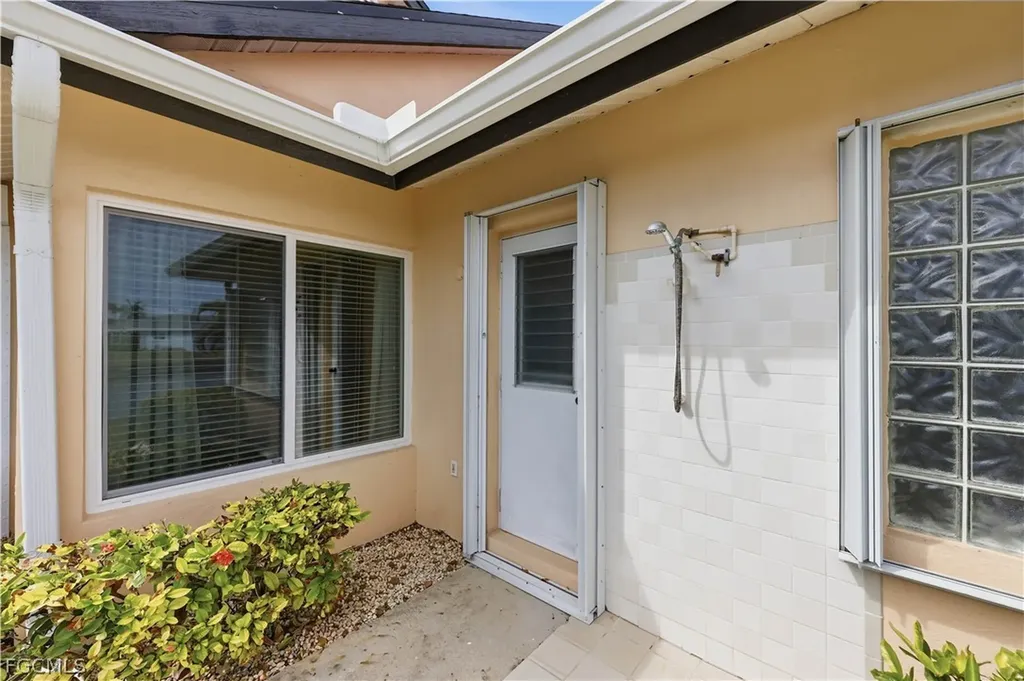 5125 Sunnybrook Court Cape Coral FL 33904