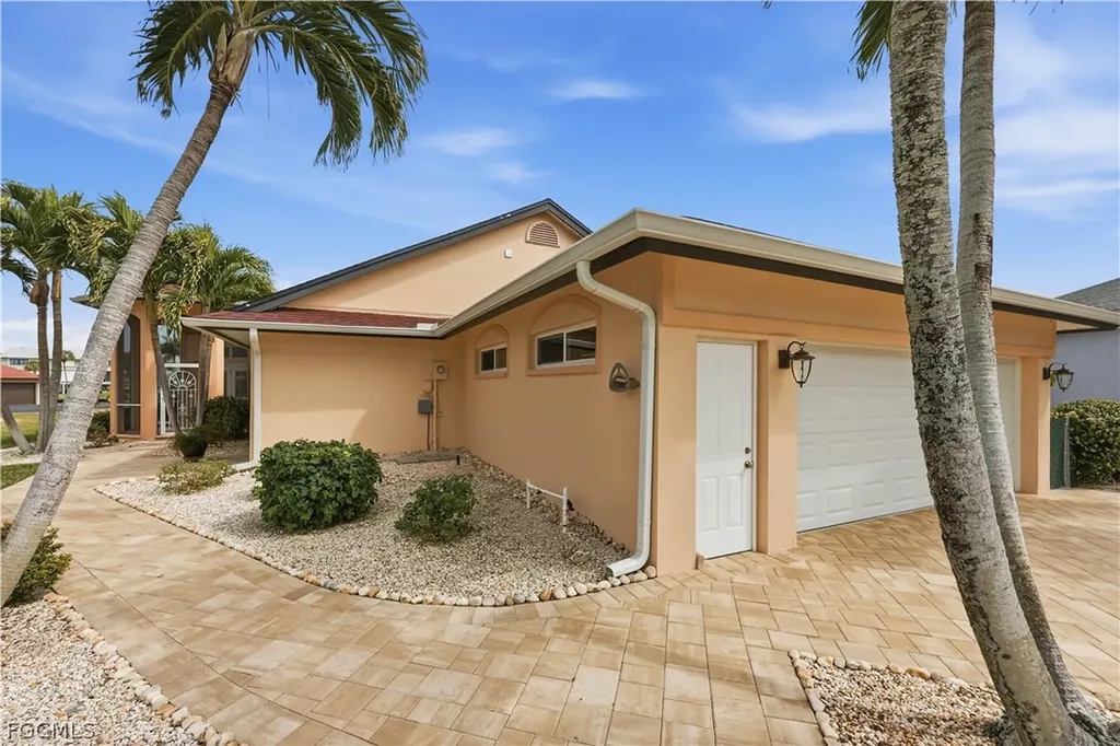 5125 Sunnybrook Court Cape Coral FL 33904
