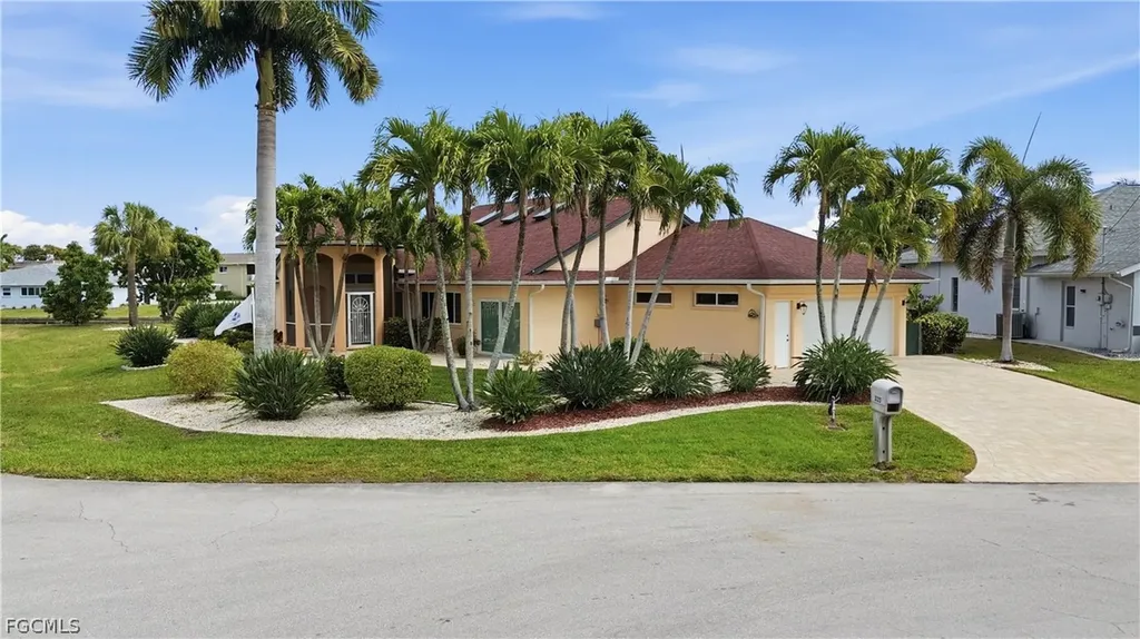 5125 Sunnybrook Court Cape Coral FL 33904