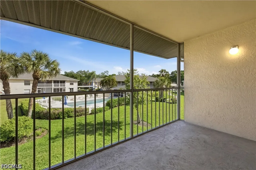 600 Squire Circle Naples FL 34104