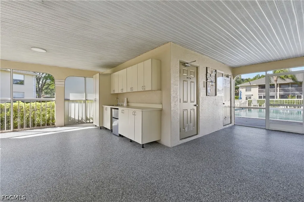 600 Squire Circle Naples FL 34104