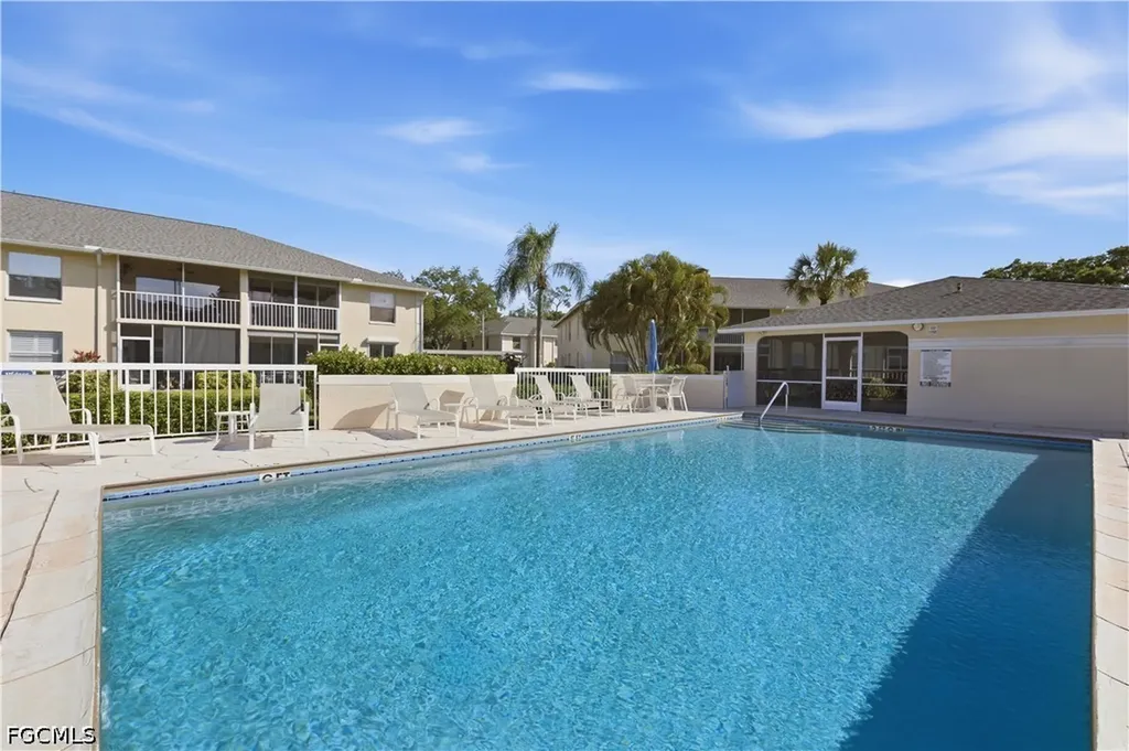 600 Squire Circle Naples FL 34104