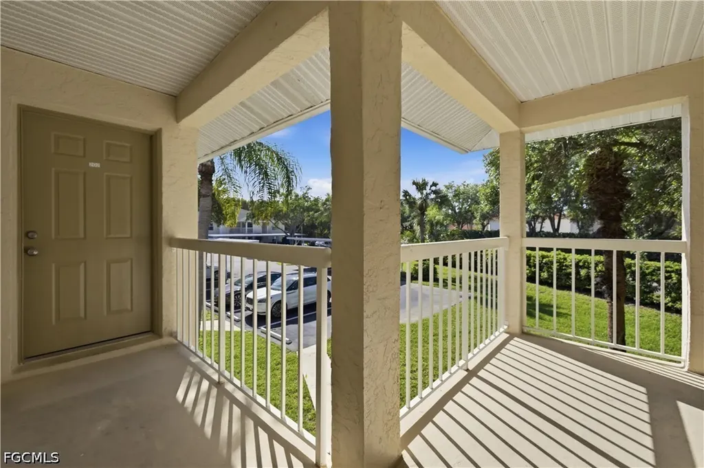 600 Squire Circle Naples FL 34104