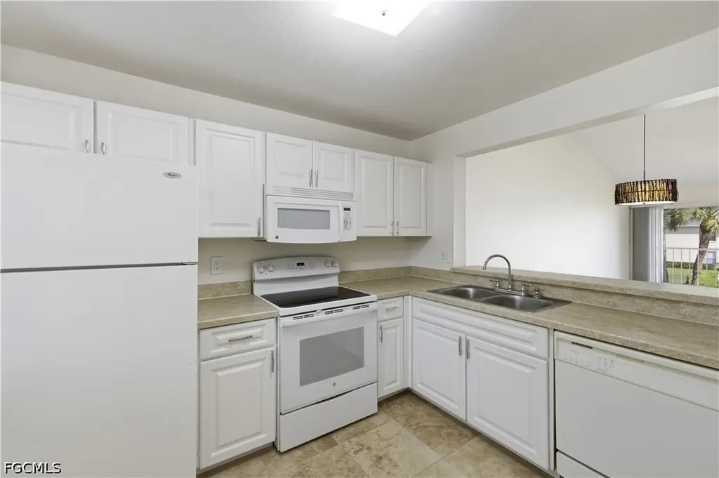 600 Squire Circle Naples FL 34104