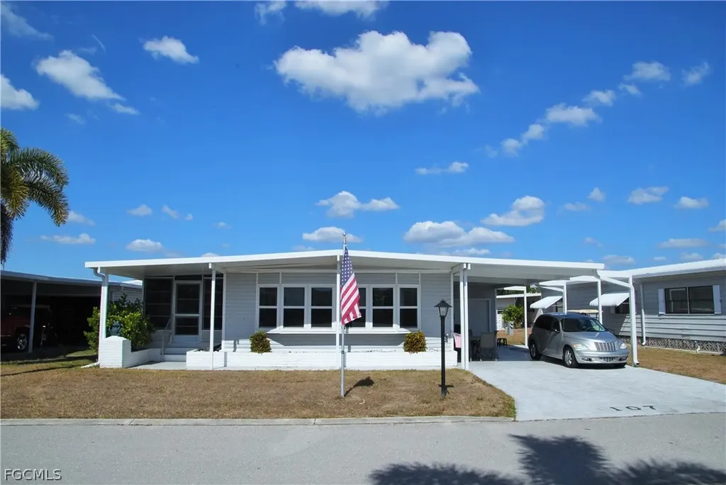107 Snead Drive North Fort Myers FL 33903