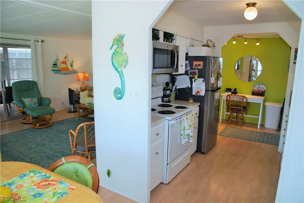 107 Snead Drive North Fort Myers FL 33903