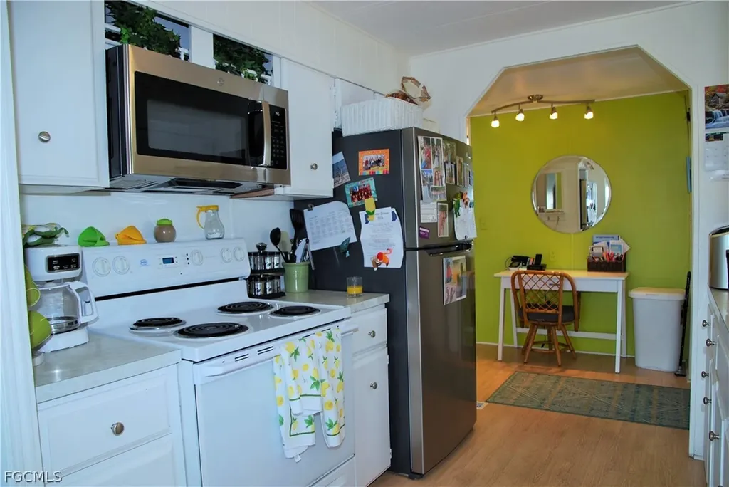 107 Snead Drive North Fort Myers FL 33903