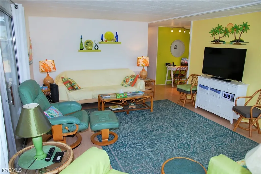 107 Snead Drive North Fort Myers FL 33903