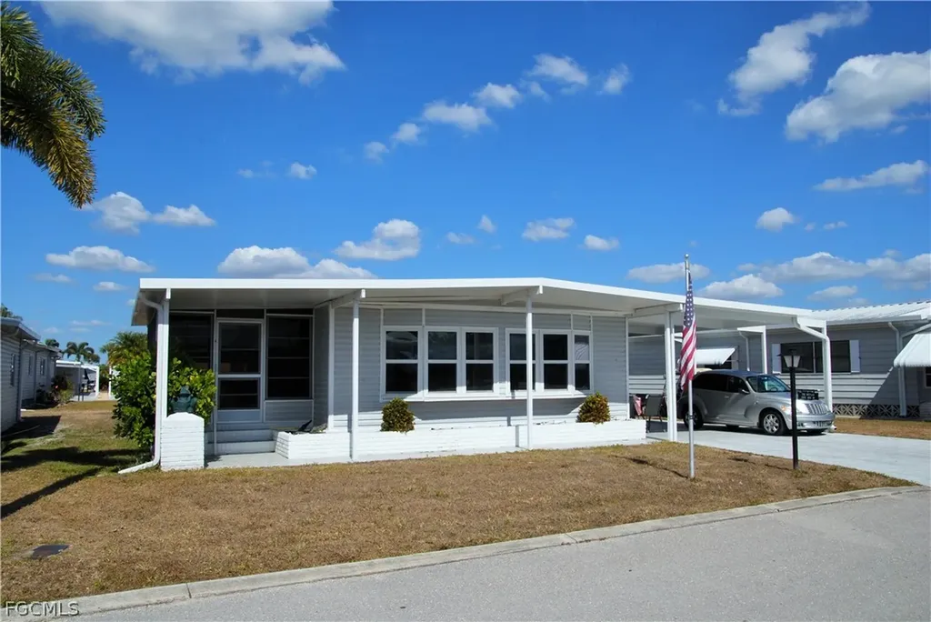 107 Snead Drive North Fort Myers FL 33903