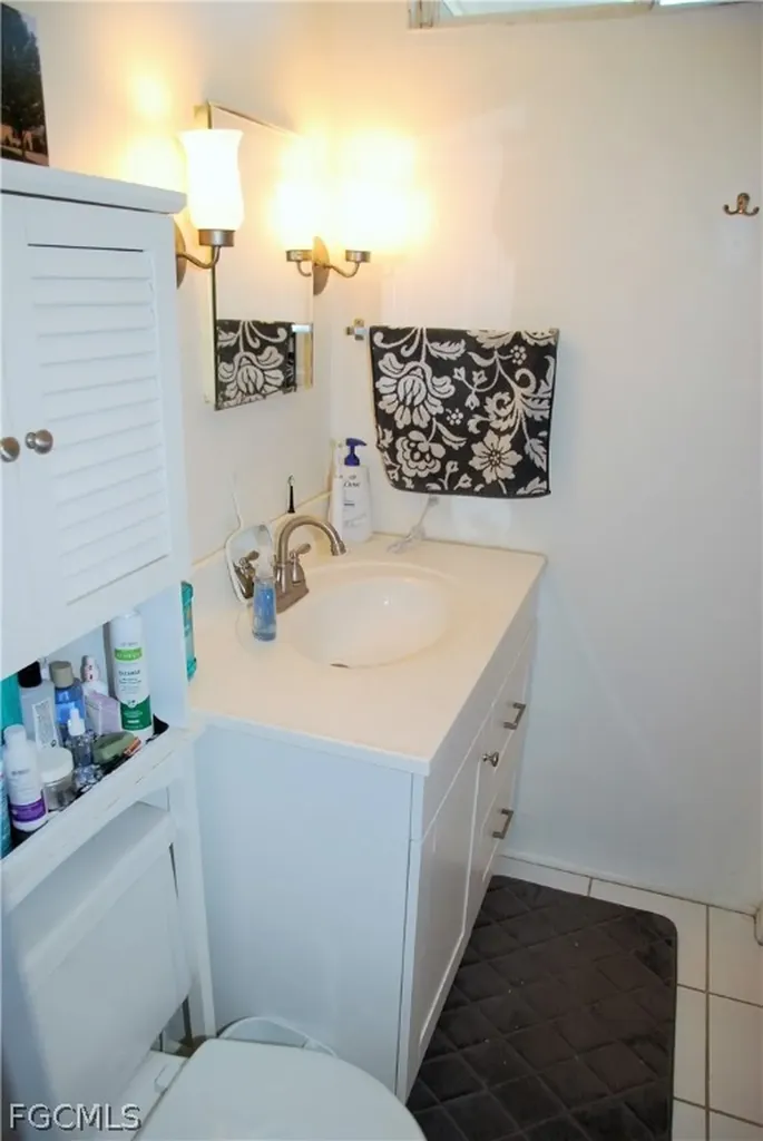 107 Snead Drive North Fort Myers FL 33903