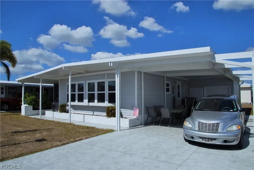 107 Snead Drive North Fort Myers FL 33903