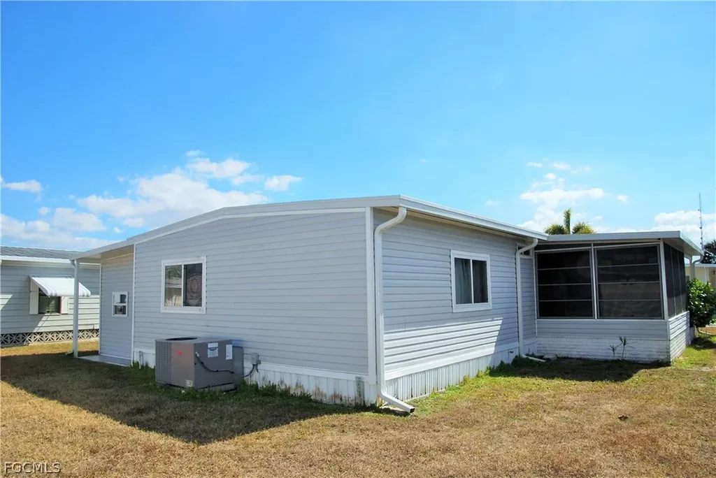 107 Snead Drive North Fort Myers FL 33903