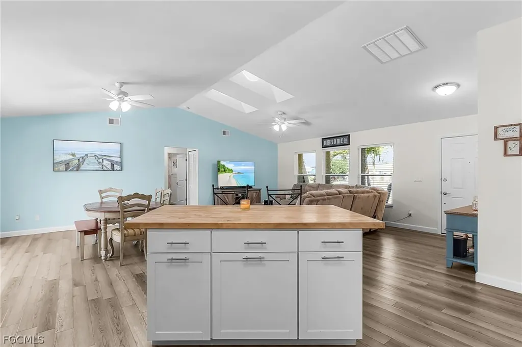 2114 Bolado Parkway Cape Coral FL 33990