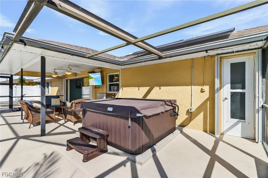 2114 Bolado Parkway Cape Coral FL 33990