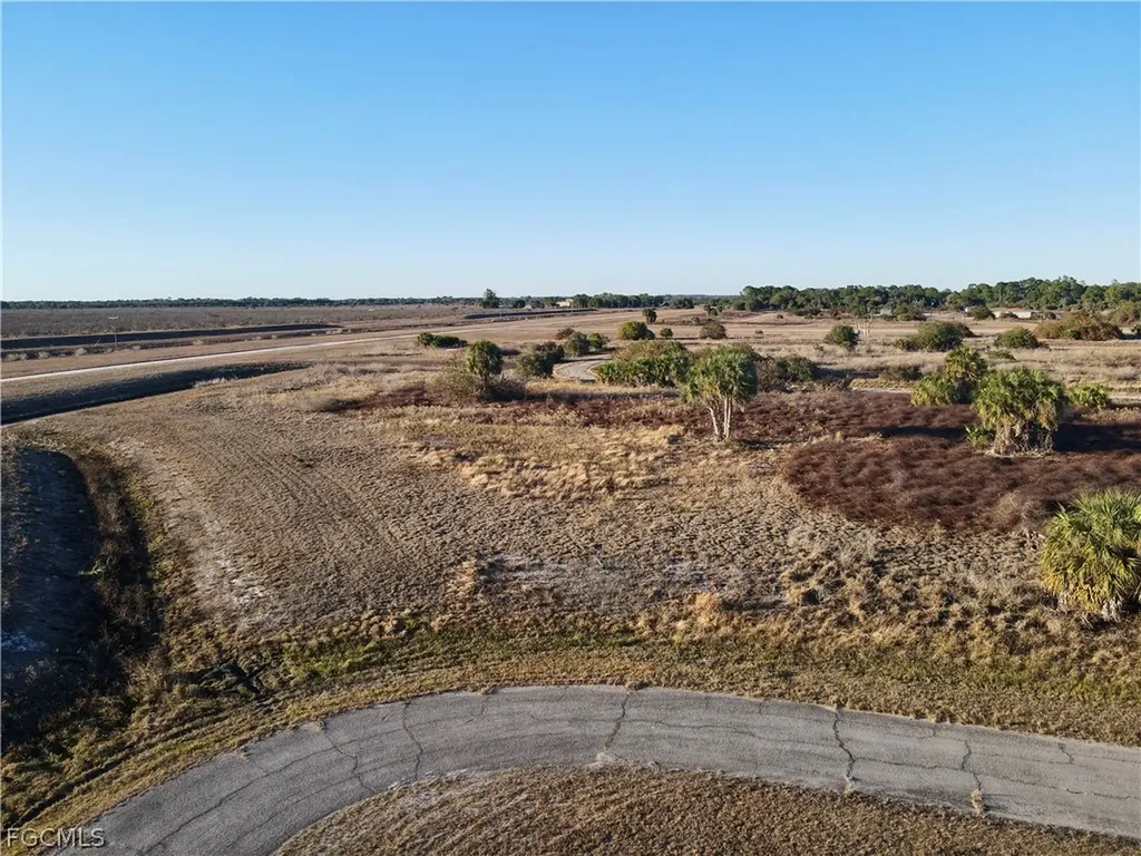 216 Lynbrook Loop Labelle FL 33935