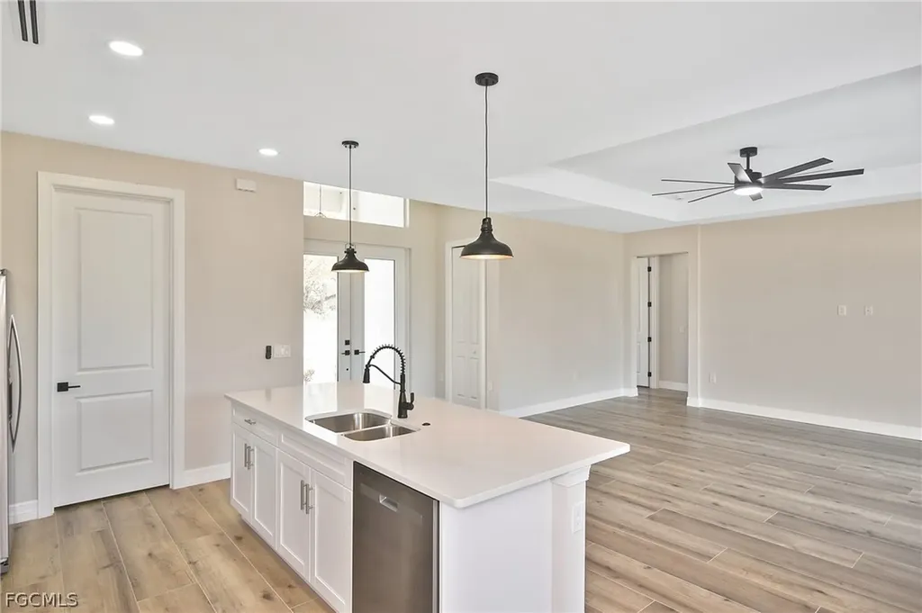 1906 NW 28th Avenue Cape Coral FL 33993