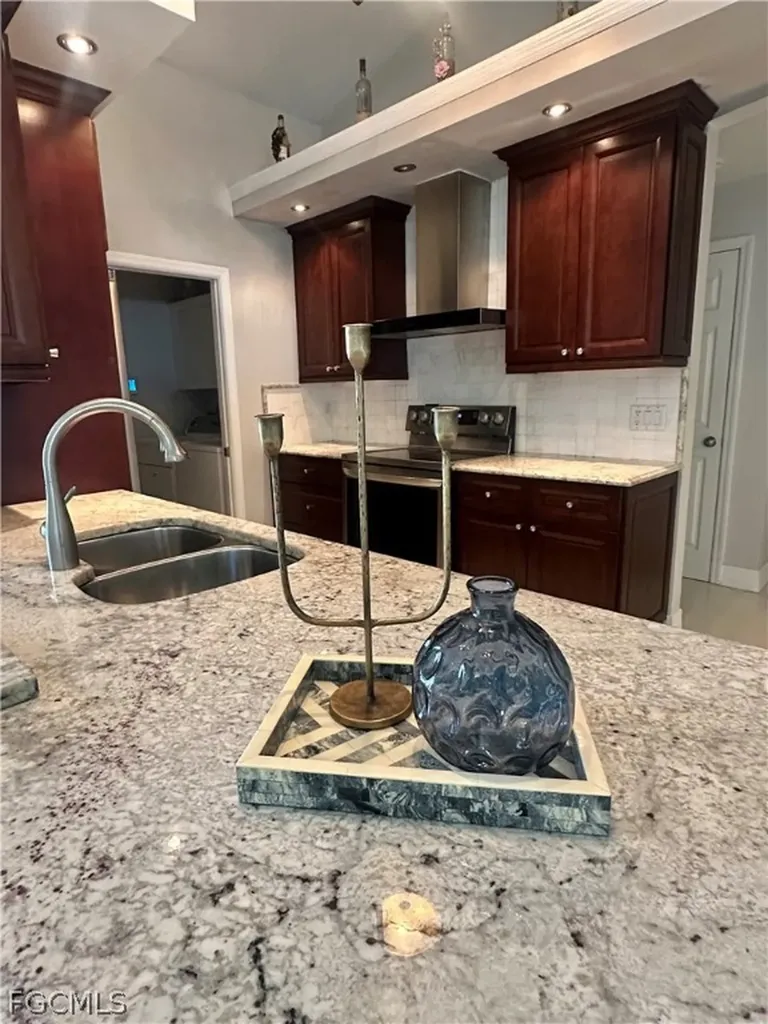 2806 SE 22nd Place Cape Coral FL 33904