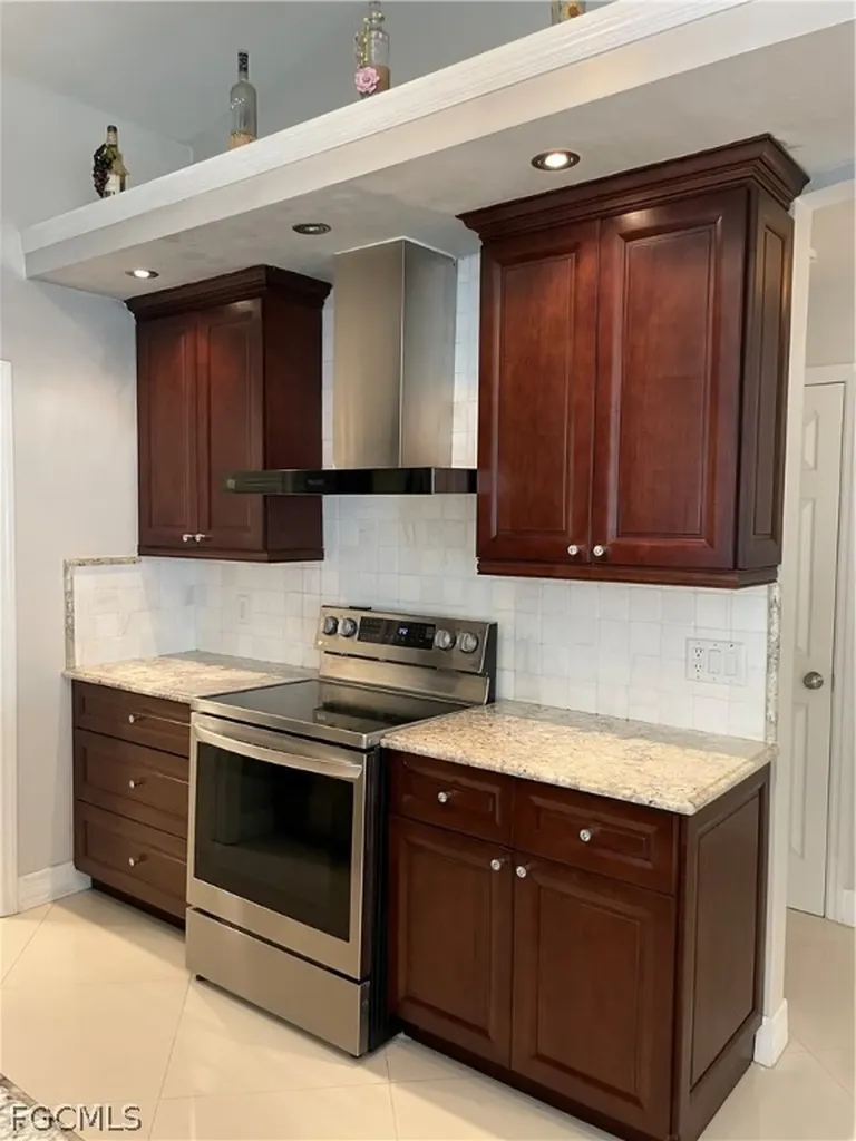 2806 SE 22nd Place Cape Coral FL 33904