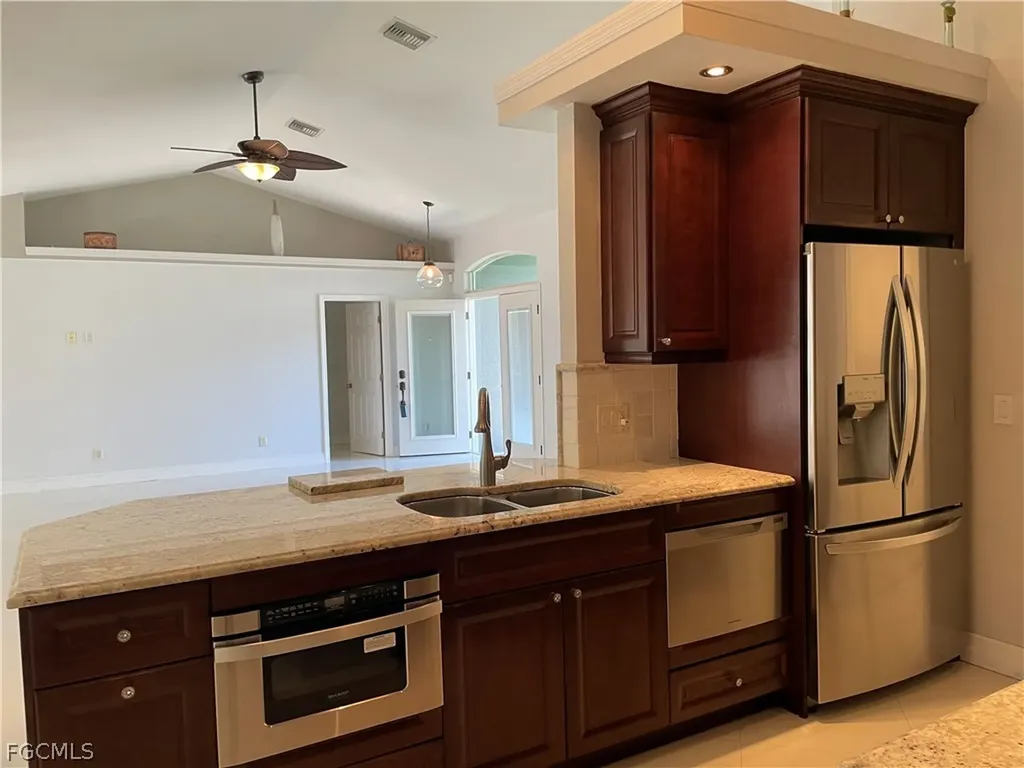 2806 SE 22nd Place Cape Coral FL 33904