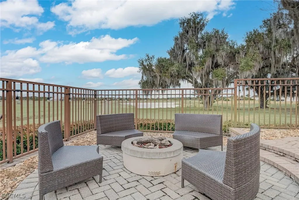 2131 Silk Bay Boulevard Alva FL 33920