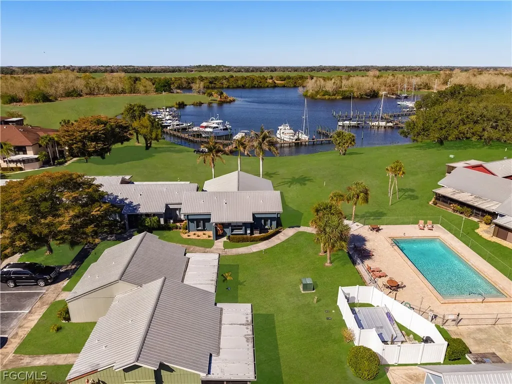 1090 River Run Labelle FL 33935