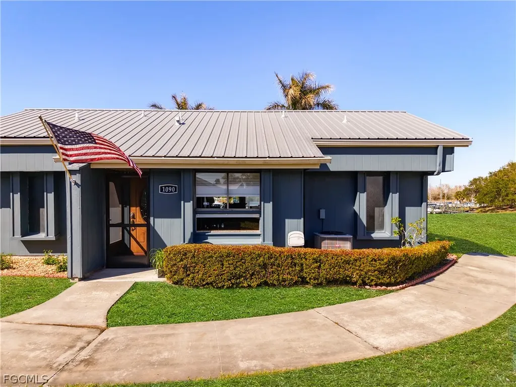 1090 River Run Labelle FL 33935