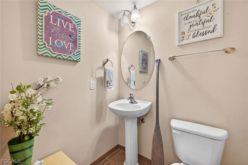 2825 Palm Beach Boulevard Fort Myers FL 33916