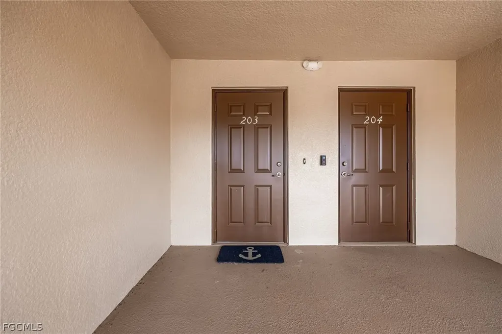 1113 Winding Pines Circle Cape Coral FL 33909