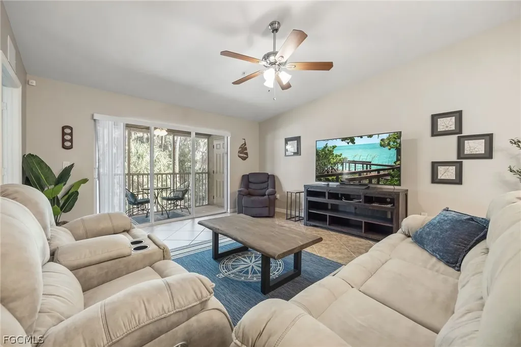 1113 Winding Pines Circle Cape Coral FL 33909