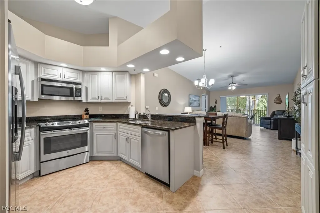 1113 Winding Pines Circle Cape Coral FL 33909