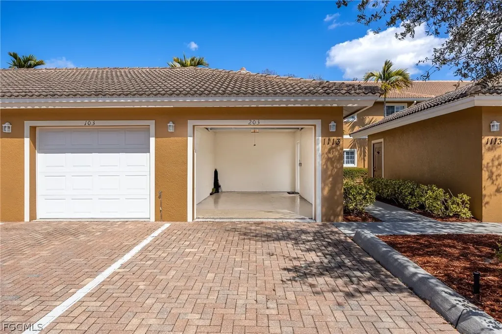 1113 Winding Pines Circle Cape Coral FL 33909