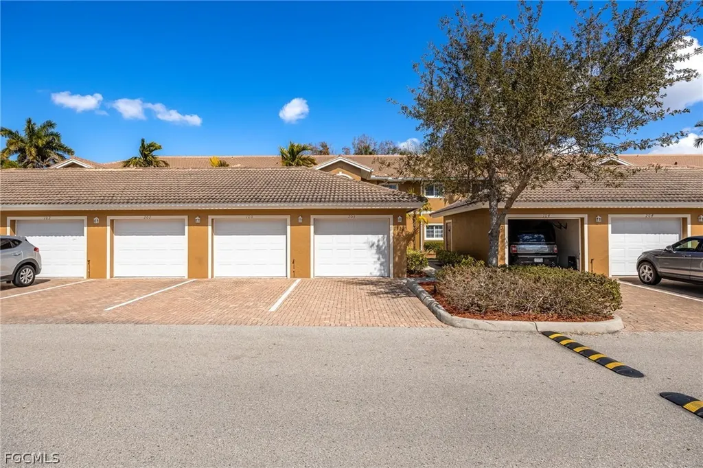 1113 Winding Pines Circle Cape Coral FL 33909