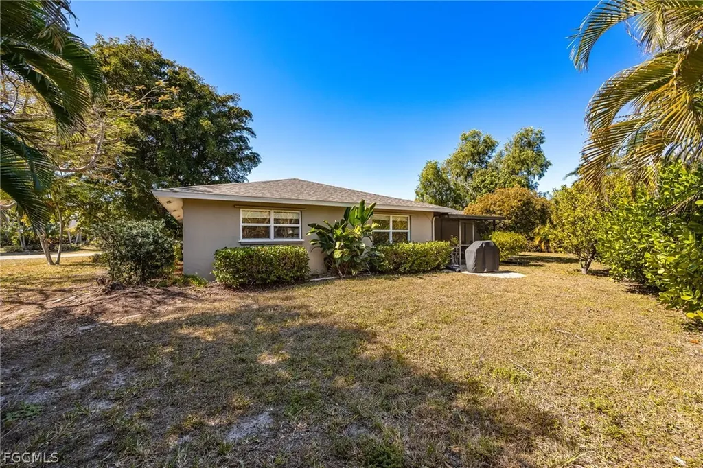 15637 Omai Court Fort Myers FL 33908