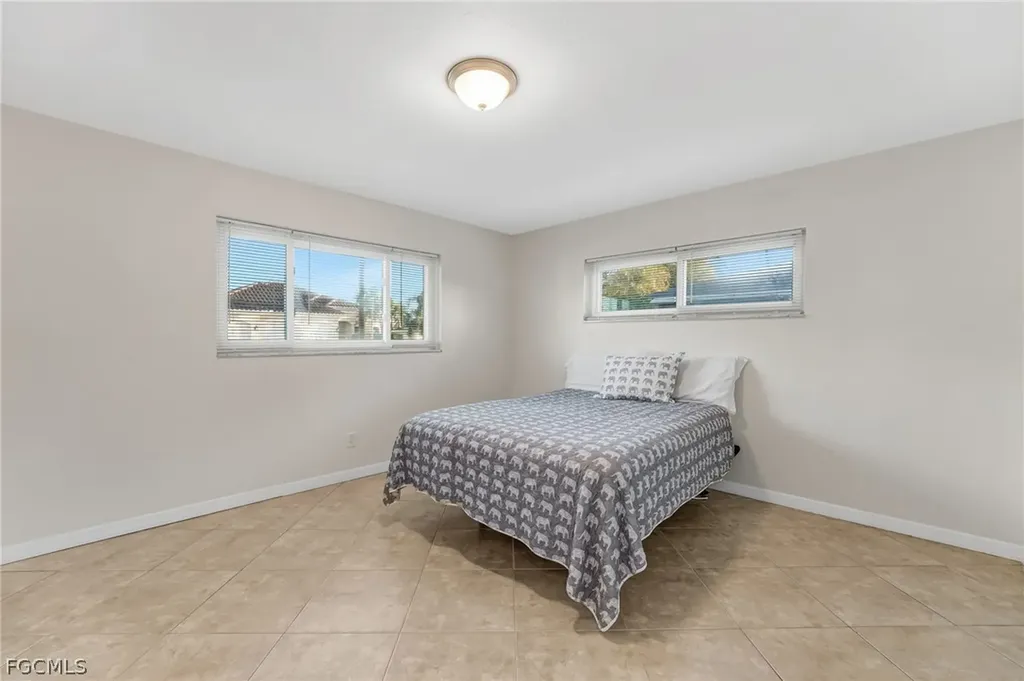 1726 SE 13th Street Cape Coral FL 33990