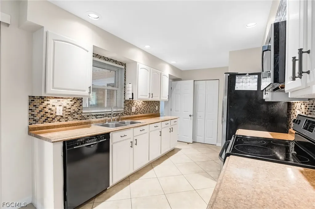 1726 SE 13th Street Cape Coral FL 33990