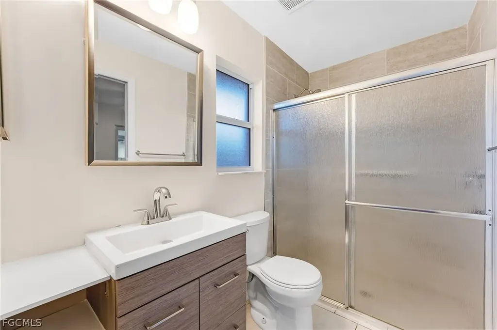 1726 SE 13th Street Cape Coral FL 33990