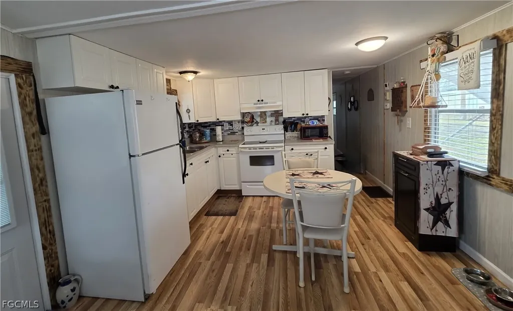 881 Homestead Drive North Fort Myers FL 33917