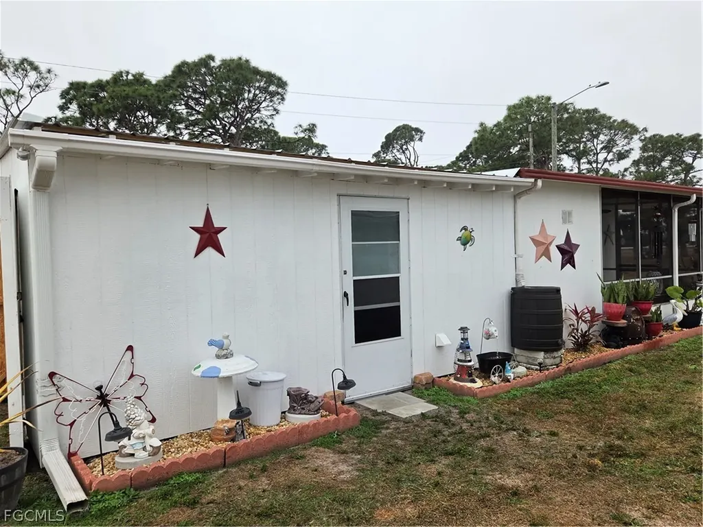 881 Homestead Drive North Fort Myers FL 33917