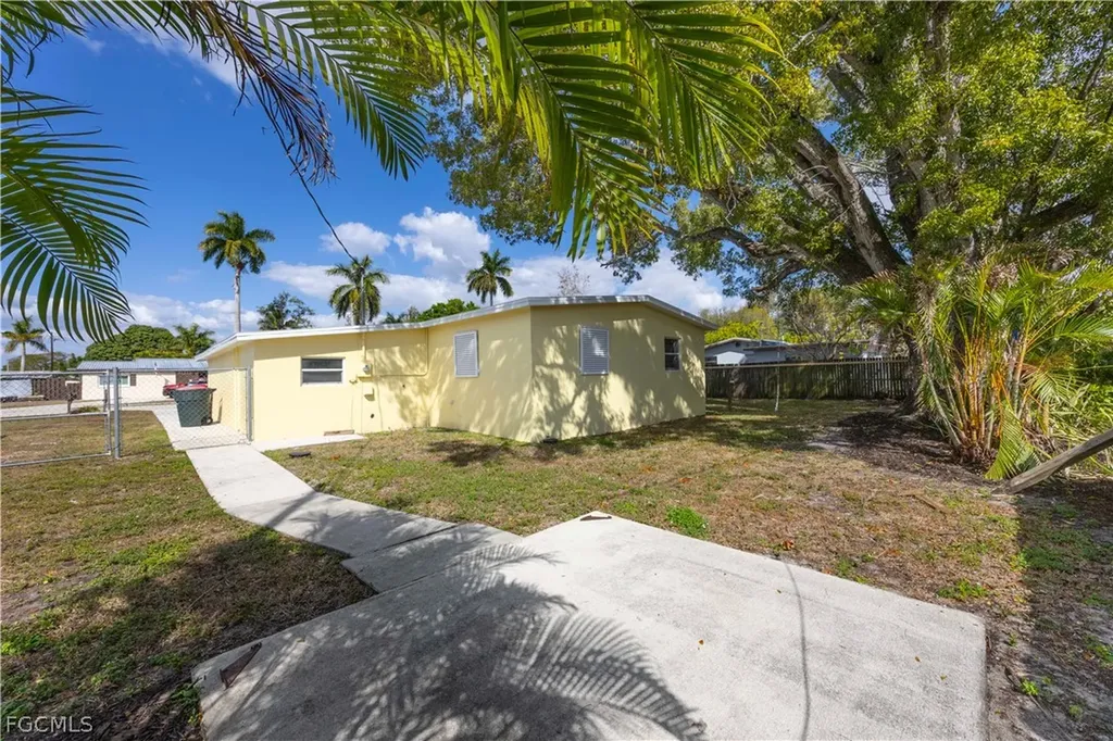 1816 Paul Street Fort Myers FL 33901