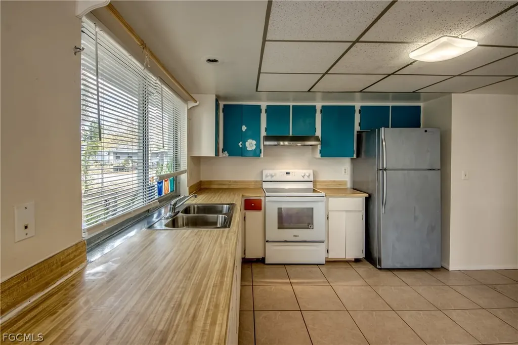 1384 Sourwood Court North Fort Myers FL 33917