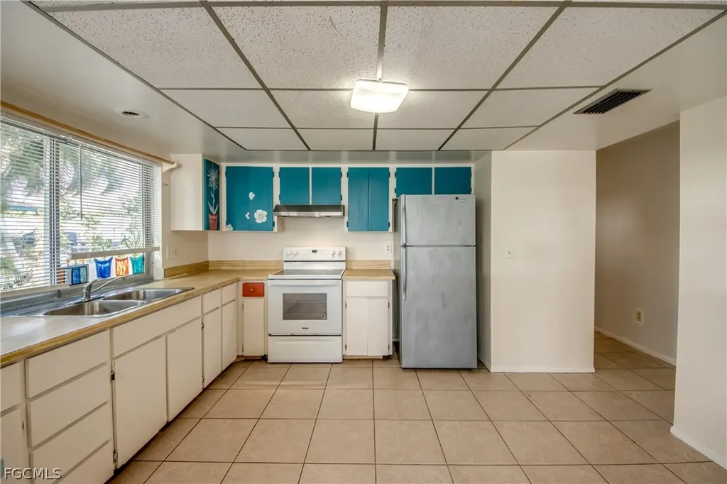 1384 Sourwood Court North Fort Myers FL 33917
