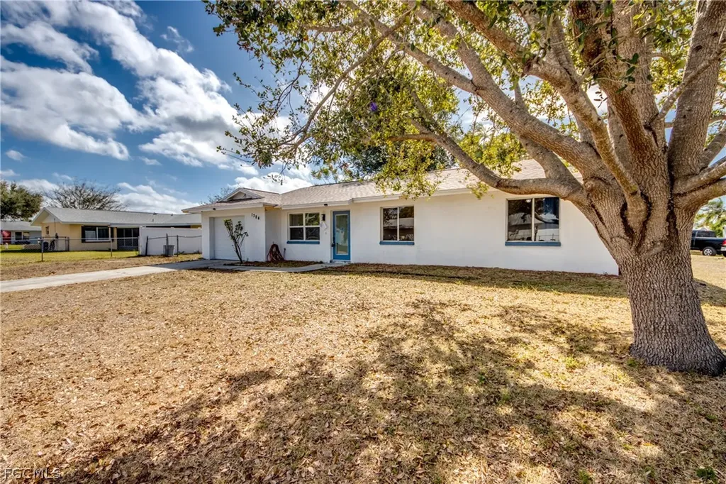 1384 Sourwood Court North Fort Myers FL 33917