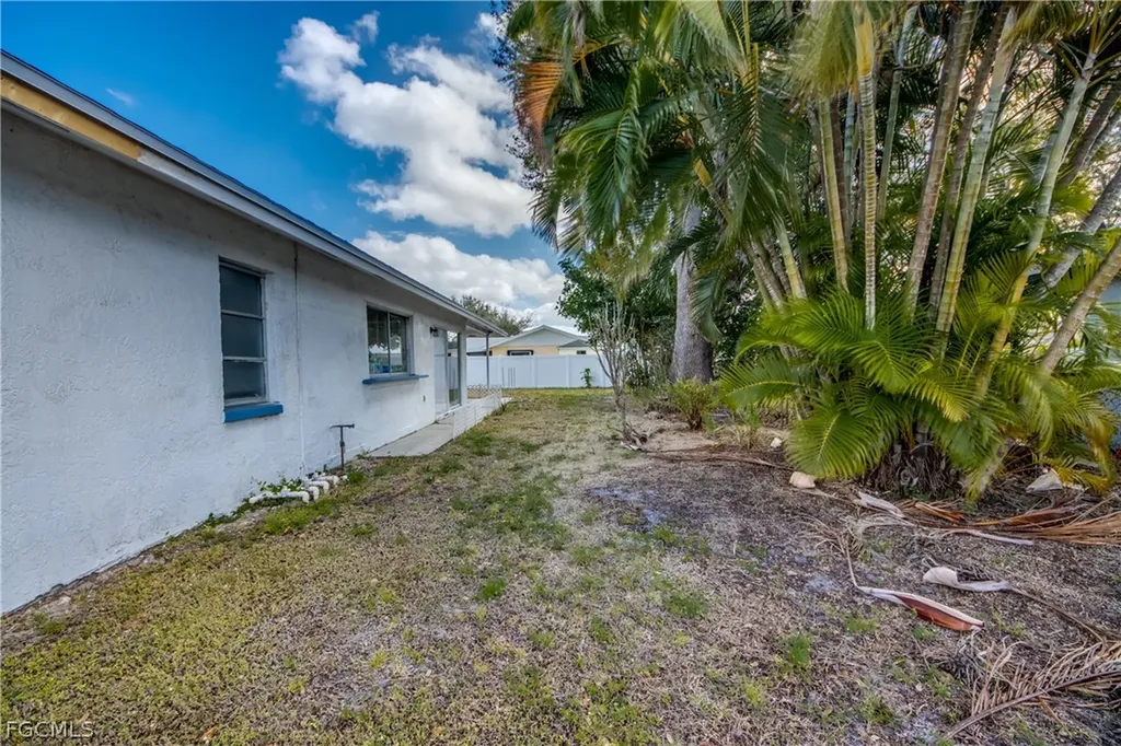 1384 Sourwood Court North Fort Myers FL 33917