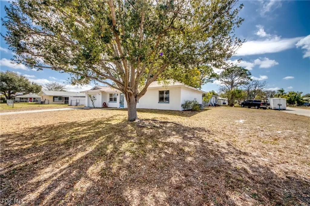 1384 Sourwood Court North Fort Myers FL 33917