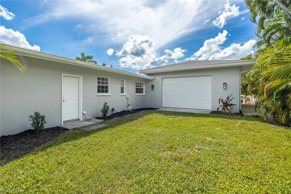 4930 Edith Esplanade Cape Coral FL 33904