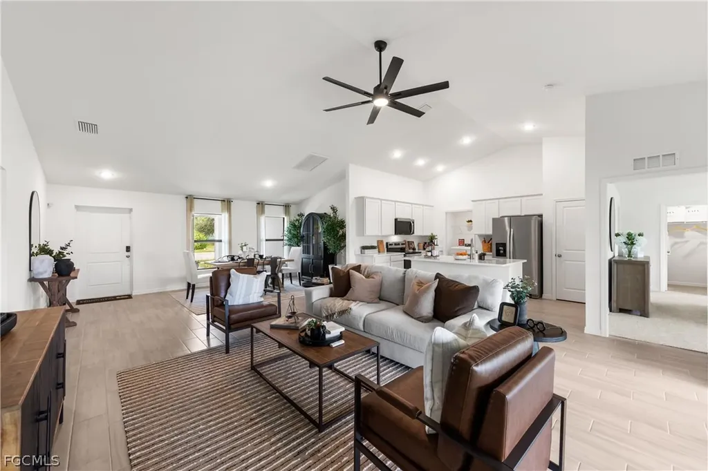 1009 NE 4th Place Cape Coral FL 33909